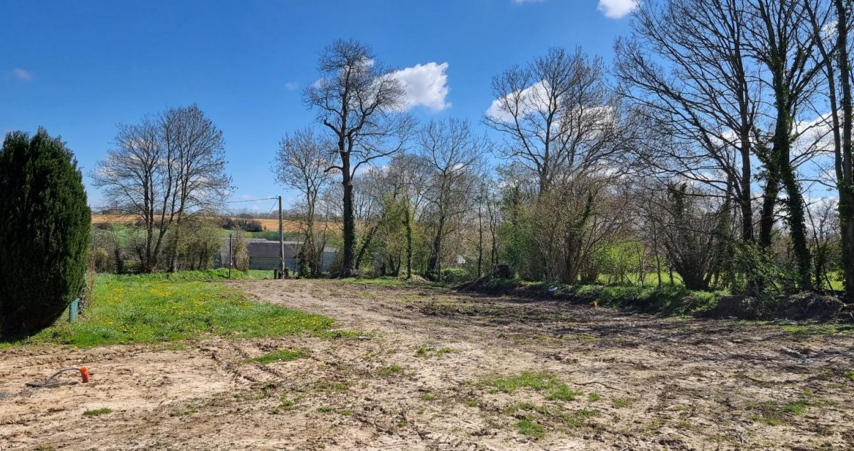 Calvados : Terrain à moins de 2 km de Bayeux à 100000 € | Bessin Pavillons